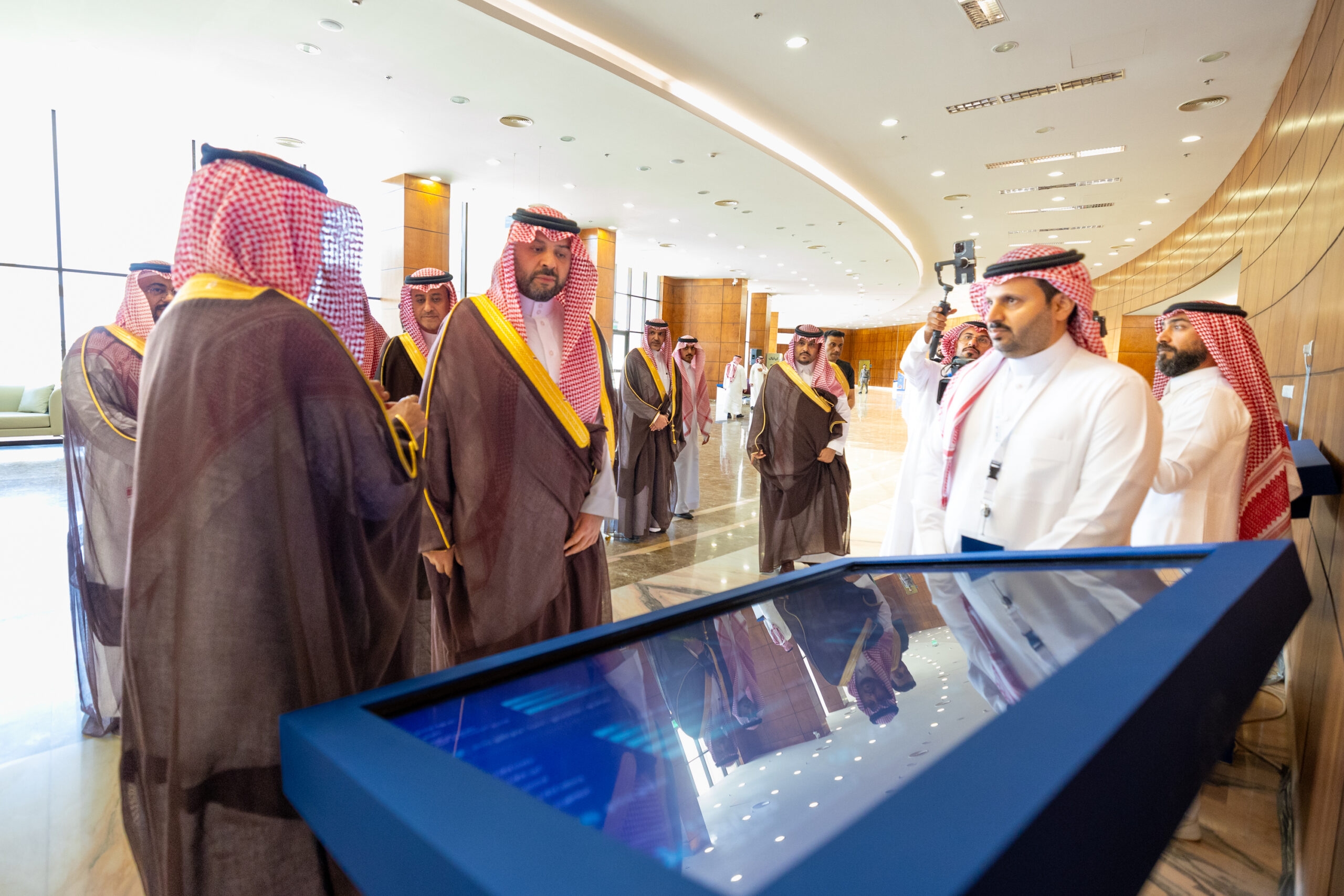 وضع الاستراتيجيات وتقديم الاستشارات